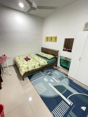 Homestay Azirah-musleem preferred